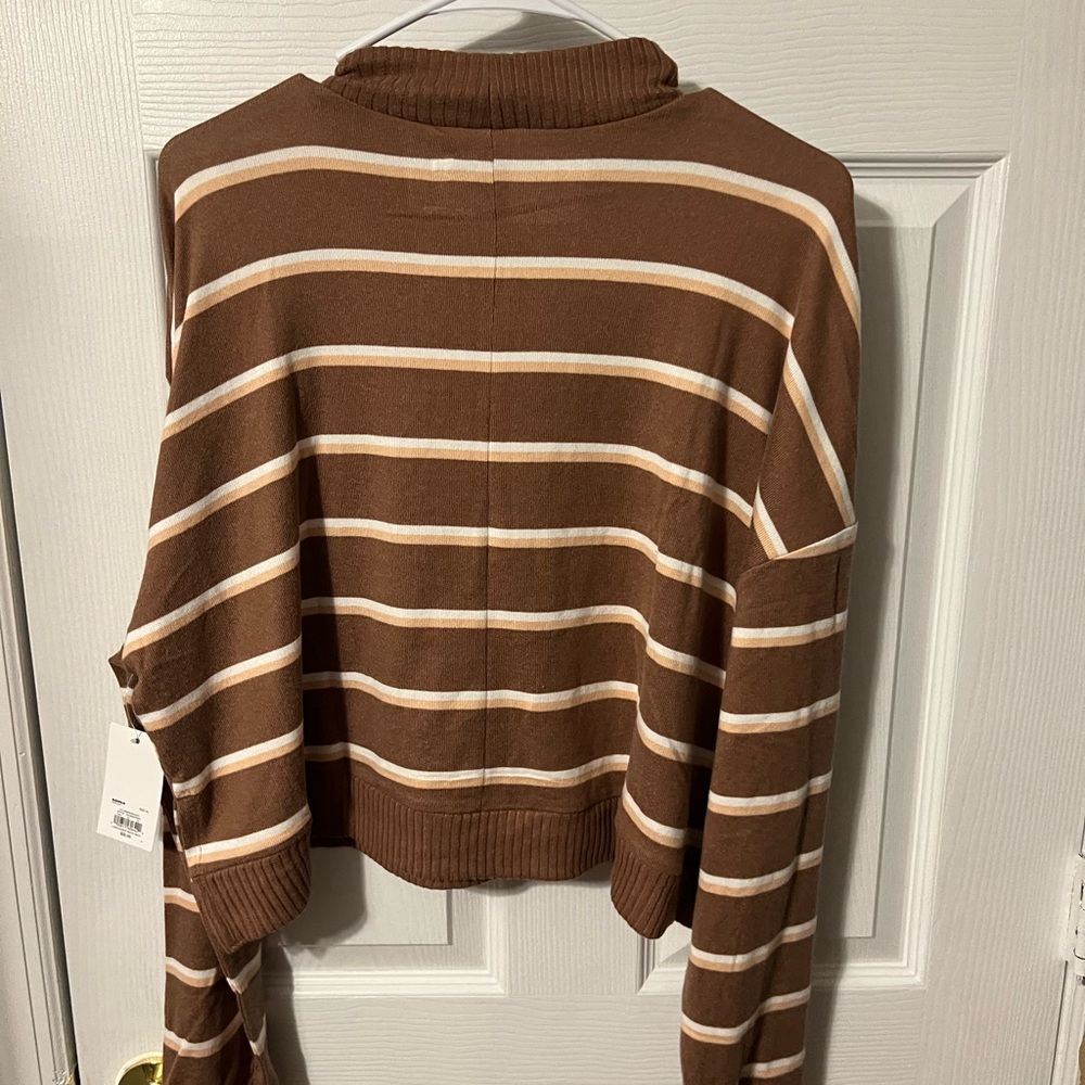 turtle neck - Picture 2 of 3